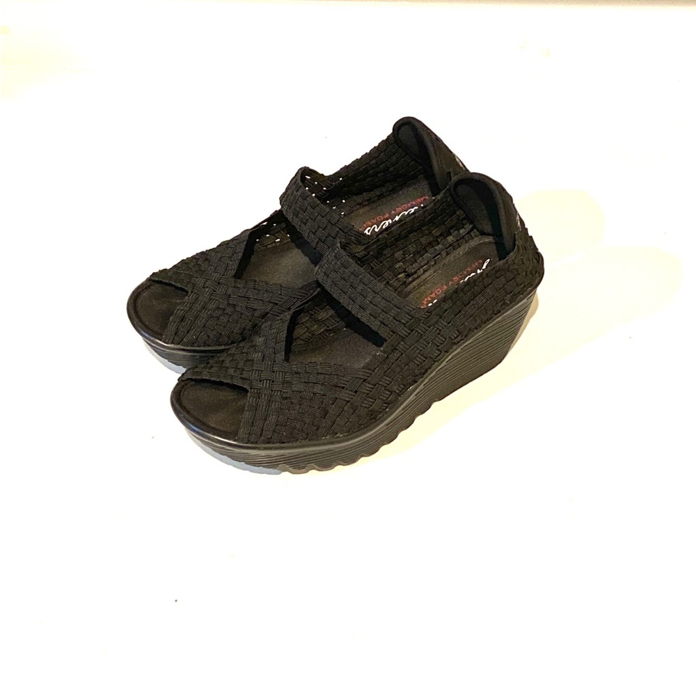 Sketchers memory foam comfort shoes